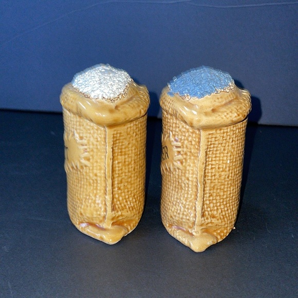 Salt and Pepper Sack Ceramic Shakers Bag Burlap Sack Vintage Collectible - Picture 4 of 9